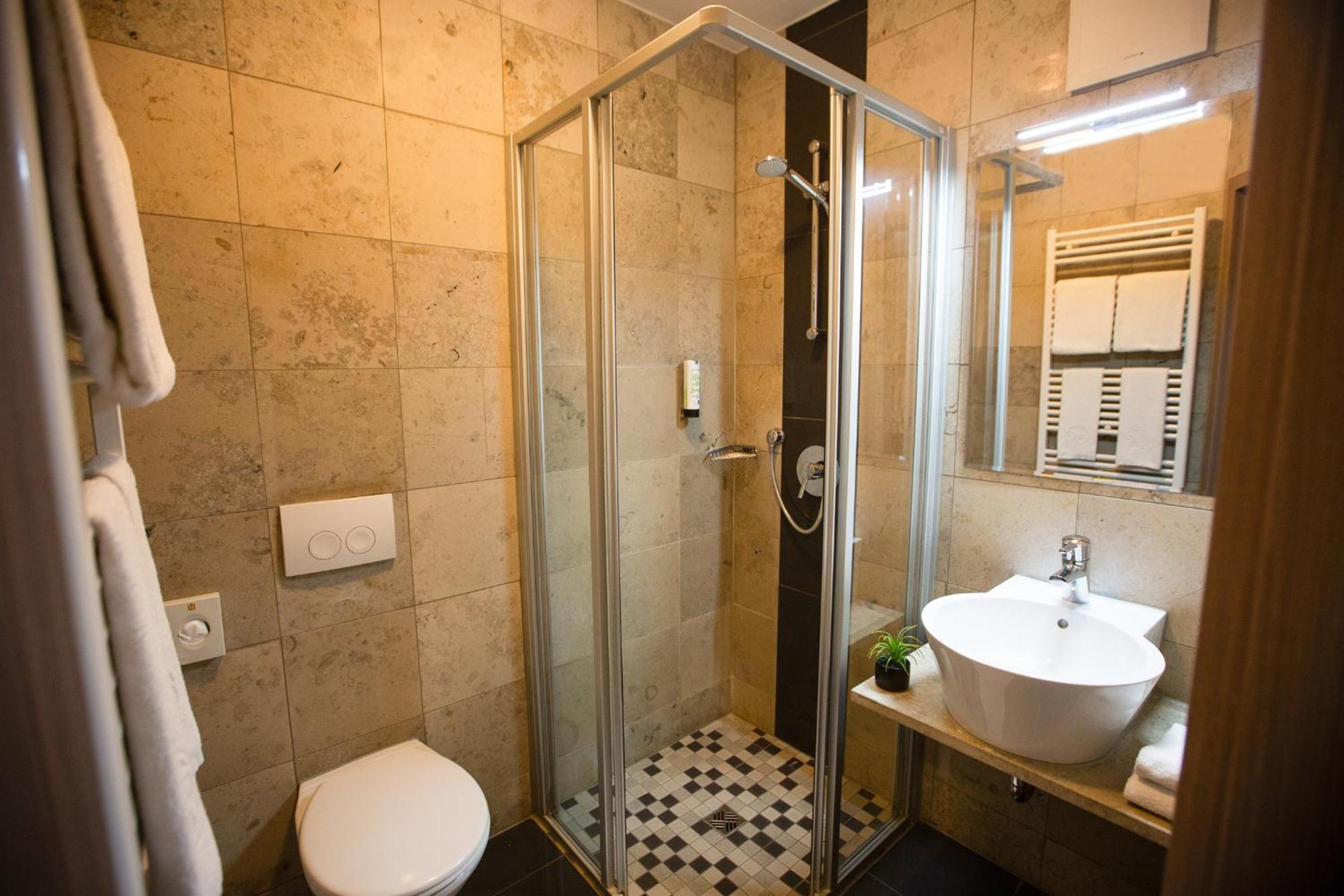 Auwald Hotel Ingolstadt Bagian luar foto